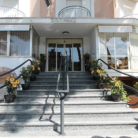 Hotel Escorial チェルヴィア エクステリア 写真