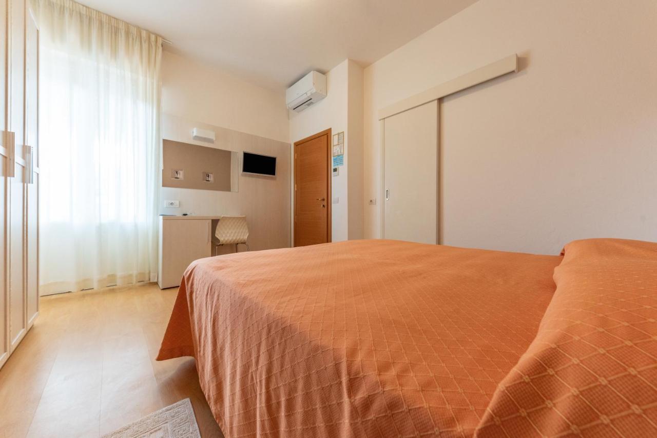 Hotel Escorial チェルヴィア エクステリア 写真