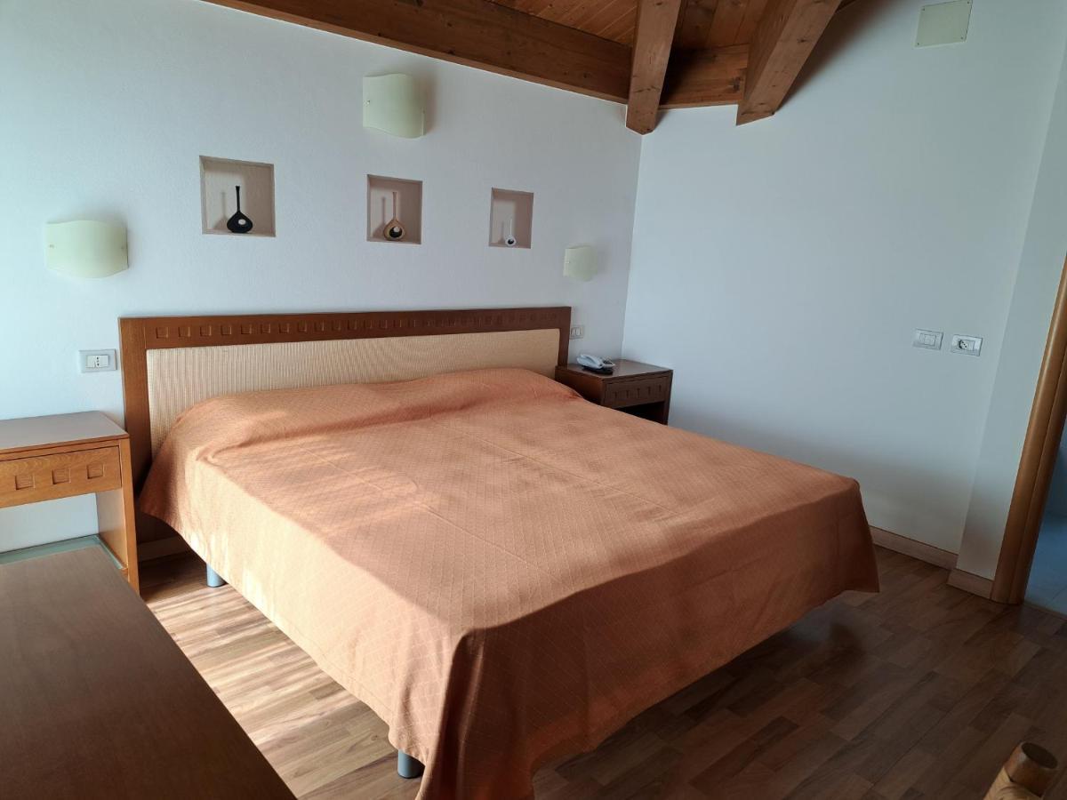 Hotel Escorial チェルヴィア エクステリア 写真