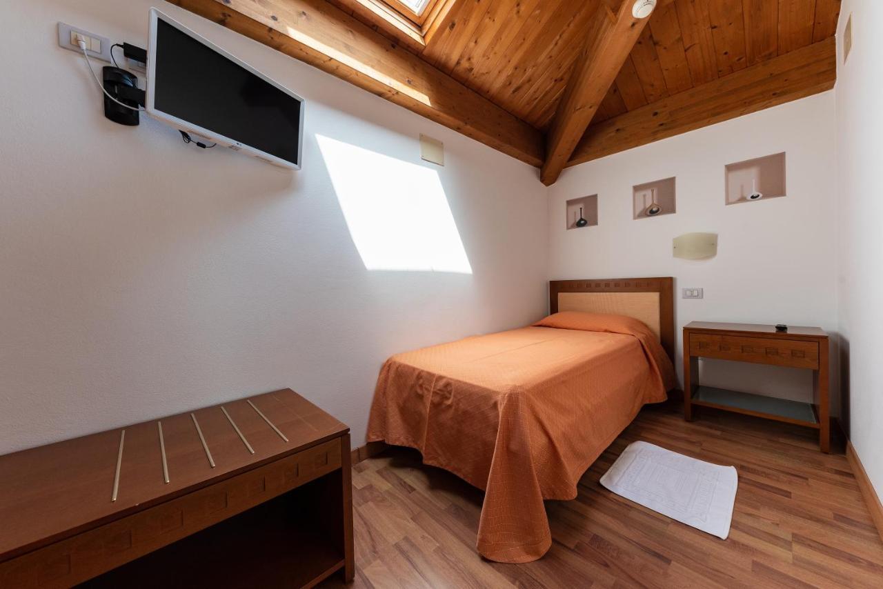 Hotel Escorial チェルヴィア エクステリア 写真