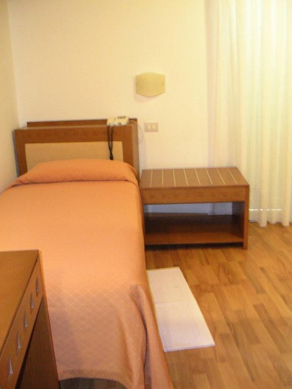 Hotel Escorial チェルヴィア 部屋 写真
