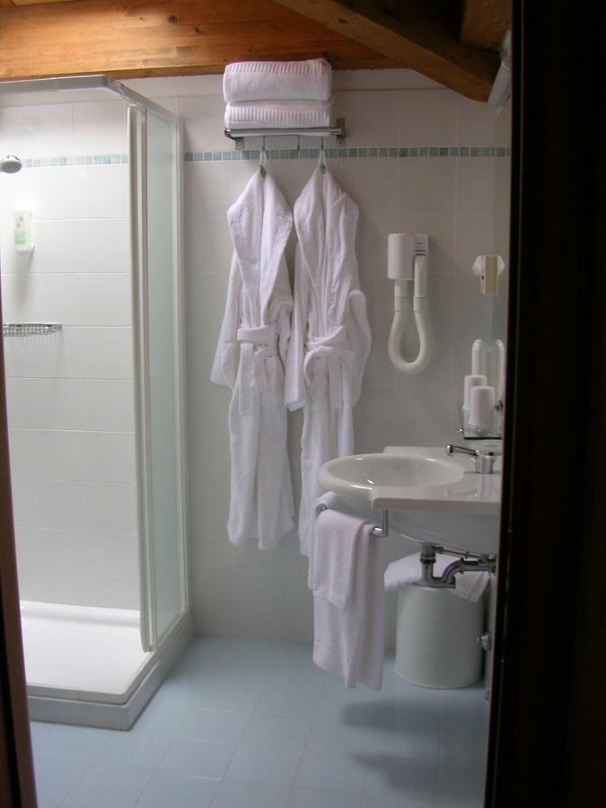 Hotel Escorial チェルヴィア エクステリア 写真